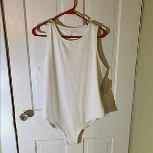 Time and Tru Classic White Top